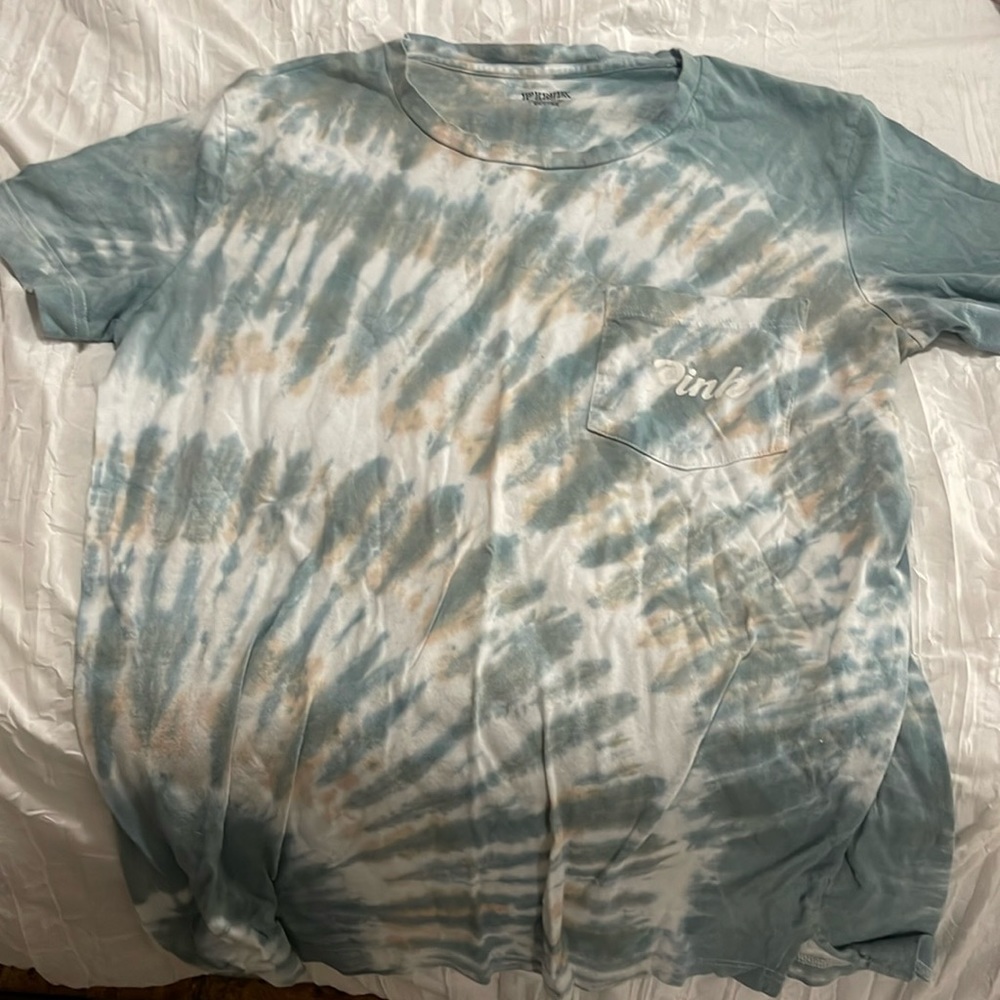 woman’s tie die tee shirt